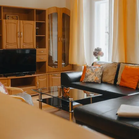 Daire Sylvias Nr.1 Hochparterre *